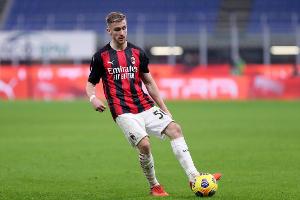 记者：米兰与萨勒马科尔斯就涨薪续约达成协议，官宣即将到来