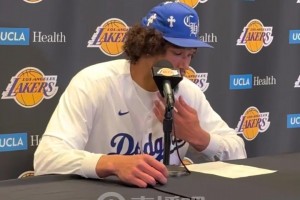 海斯：能多进些三分当然不错！但我更专注于组织 防守来助队取胜