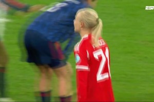让二追三！女足欧冠拜仁女足3-2逆转阿森纳女足！
