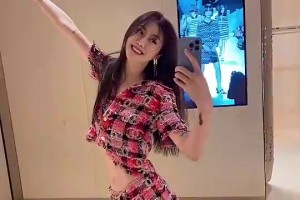 孙悦前妻陈露穿露脐装自拍，身材这么苗条啊！视频封面