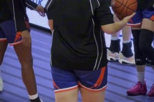 看看“大宝贝”刘禹彤在场上的冲击力，这很难有人能顶得住吧