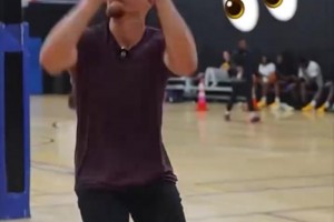 研究规则的大师！哈登这个进攻技巧在外网火了！篮球博主来解读！